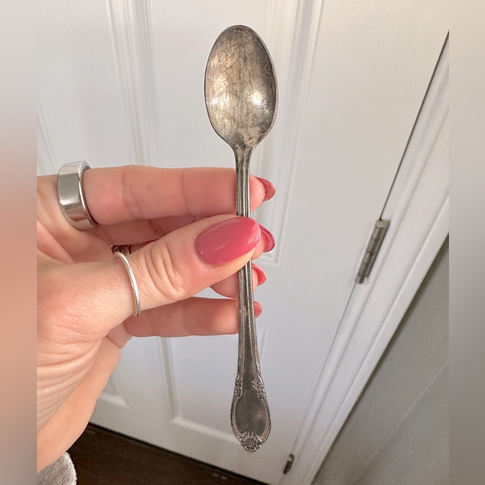 1847 Rogers Bros IS Silverplate Silverware baby Spoon -"Remembrance" Patter